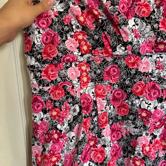 Torrid Skull and Floral Blouse peplum Tank Top Blouse Sleeveless Retro pinup - Picture 3 of 9